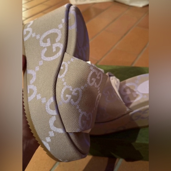 🎉HOST PICK🎉Gucci authentic platform slides.Lavender JumboGG, size 41.Worn once - Picture 3 of 5